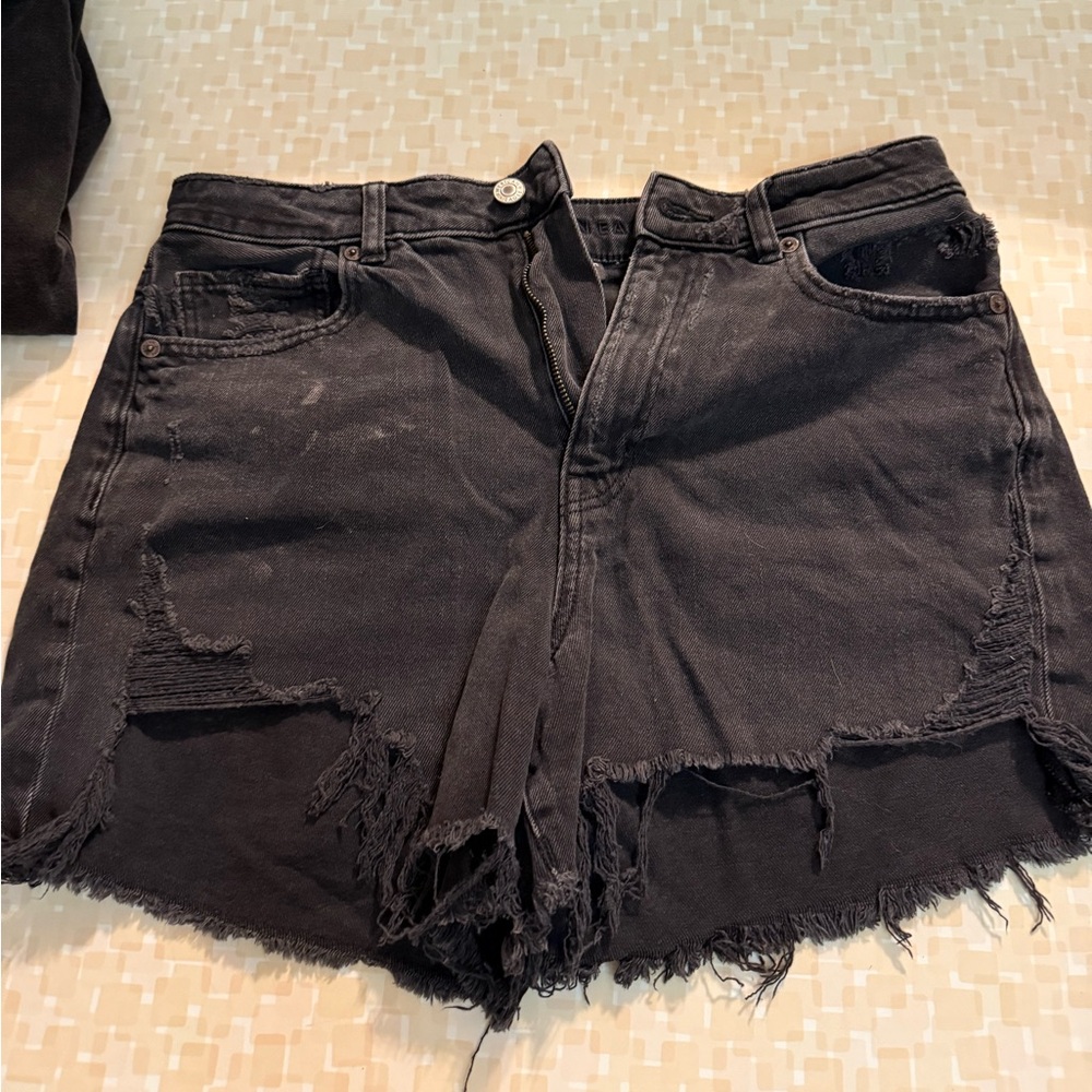 American Eagle Highest rise mom short